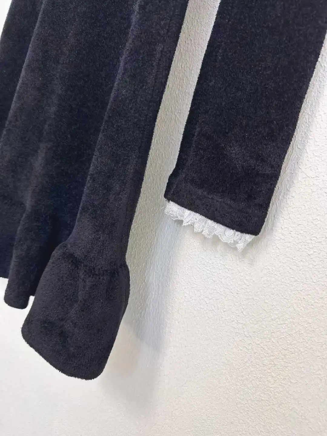 Elegant and exquisite dress, 2025 autumn new style lace patchwork fitted waist short skirt - Image 5